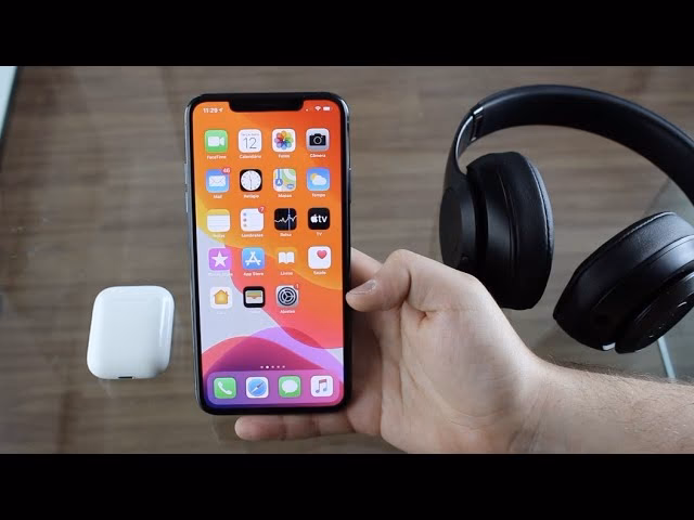 Can you connect two Bluetooth headphones at once?