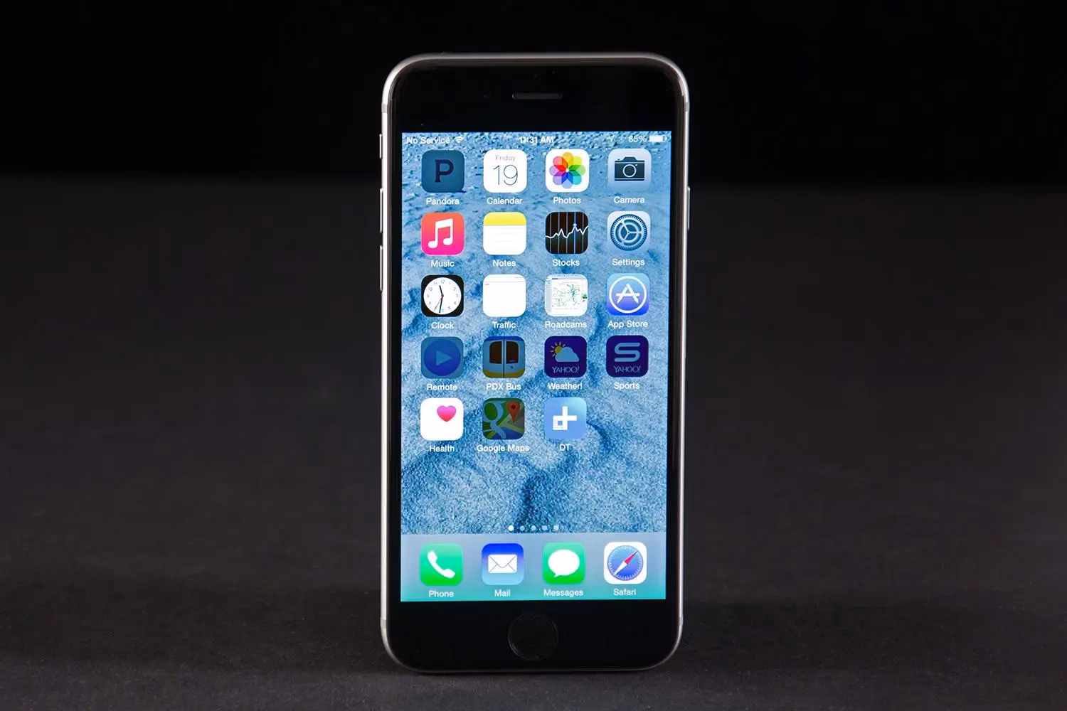 Does iPhone 6 have a full HD screen?
