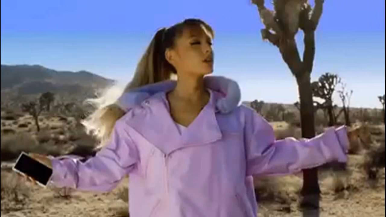 Does Ariana Grande have a publishing deal with UMPG?