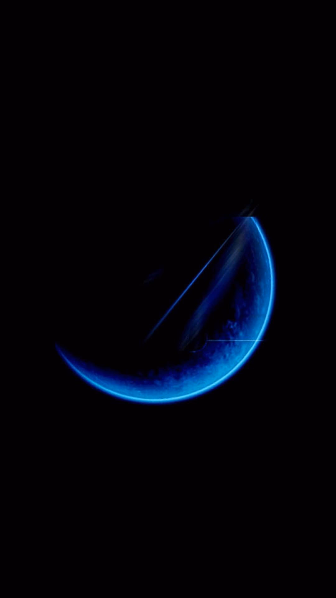 Can you take a picture of the full moon using a phone?
