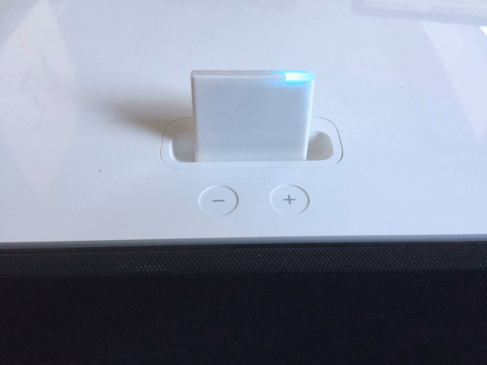 How do I connect a Layen I-Dock to my Dock?