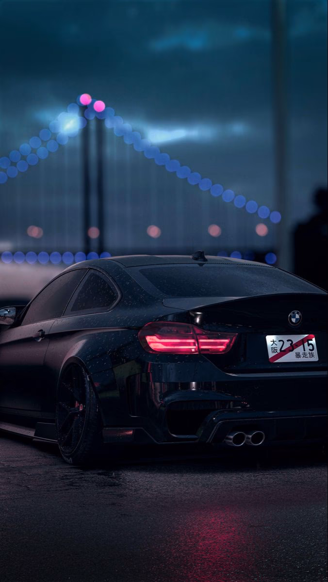 What are BMW live wallpapers?