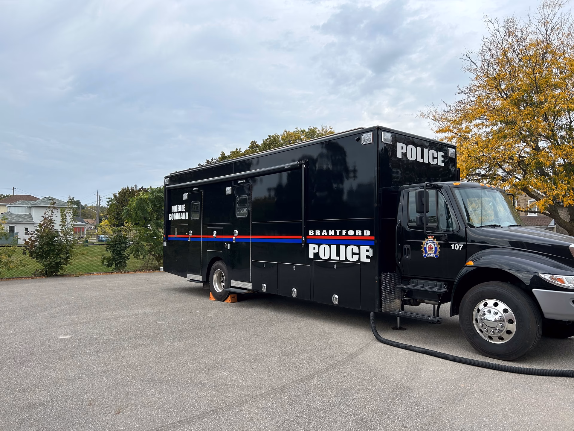 What is the organizational structure of the Brantford Police Service?