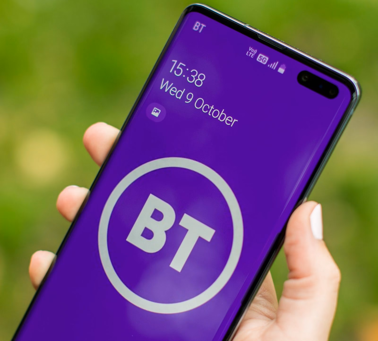 How do I talk to someone at BT customer service?