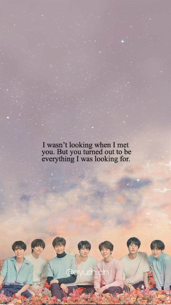 How many BTS logo wallpapers are there?
