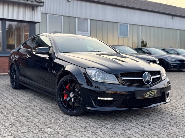 Welche Airbag-Optionen hat der Mercedes-Benz C 63 AMG?