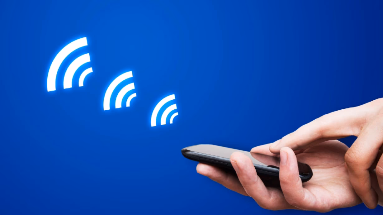 What is the difference between a smartphone and an RFID reader?