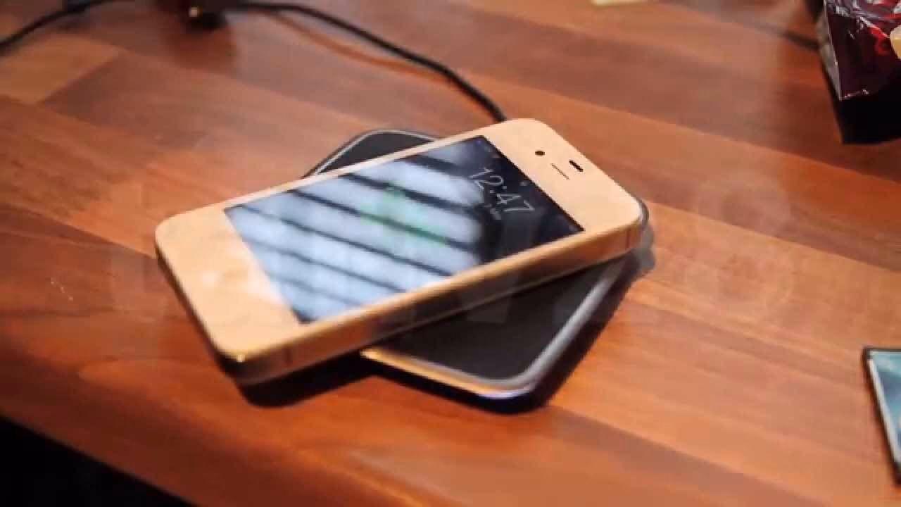 Can a new iPhone and a laptop charge together?