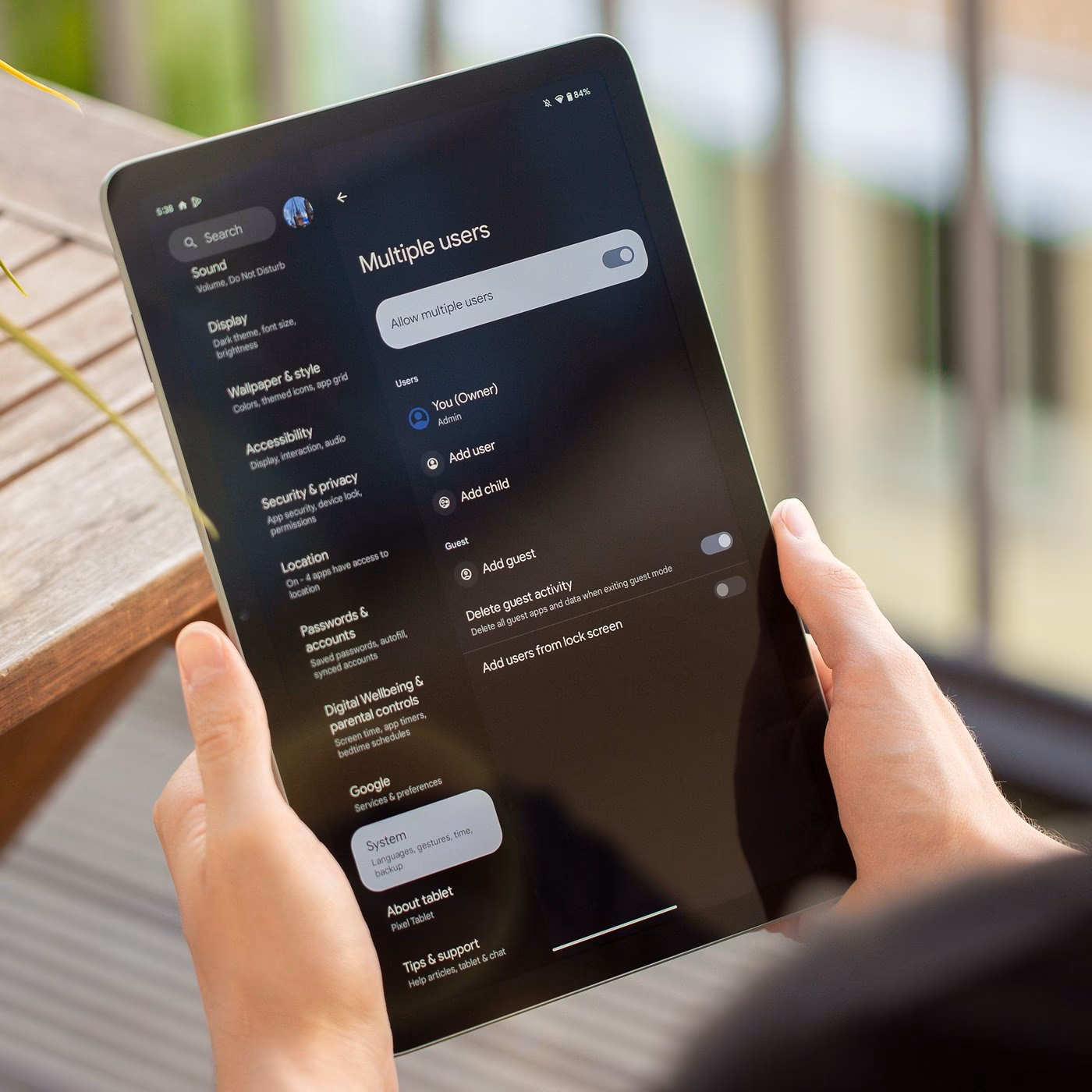 Does Android support multiple user profiles?