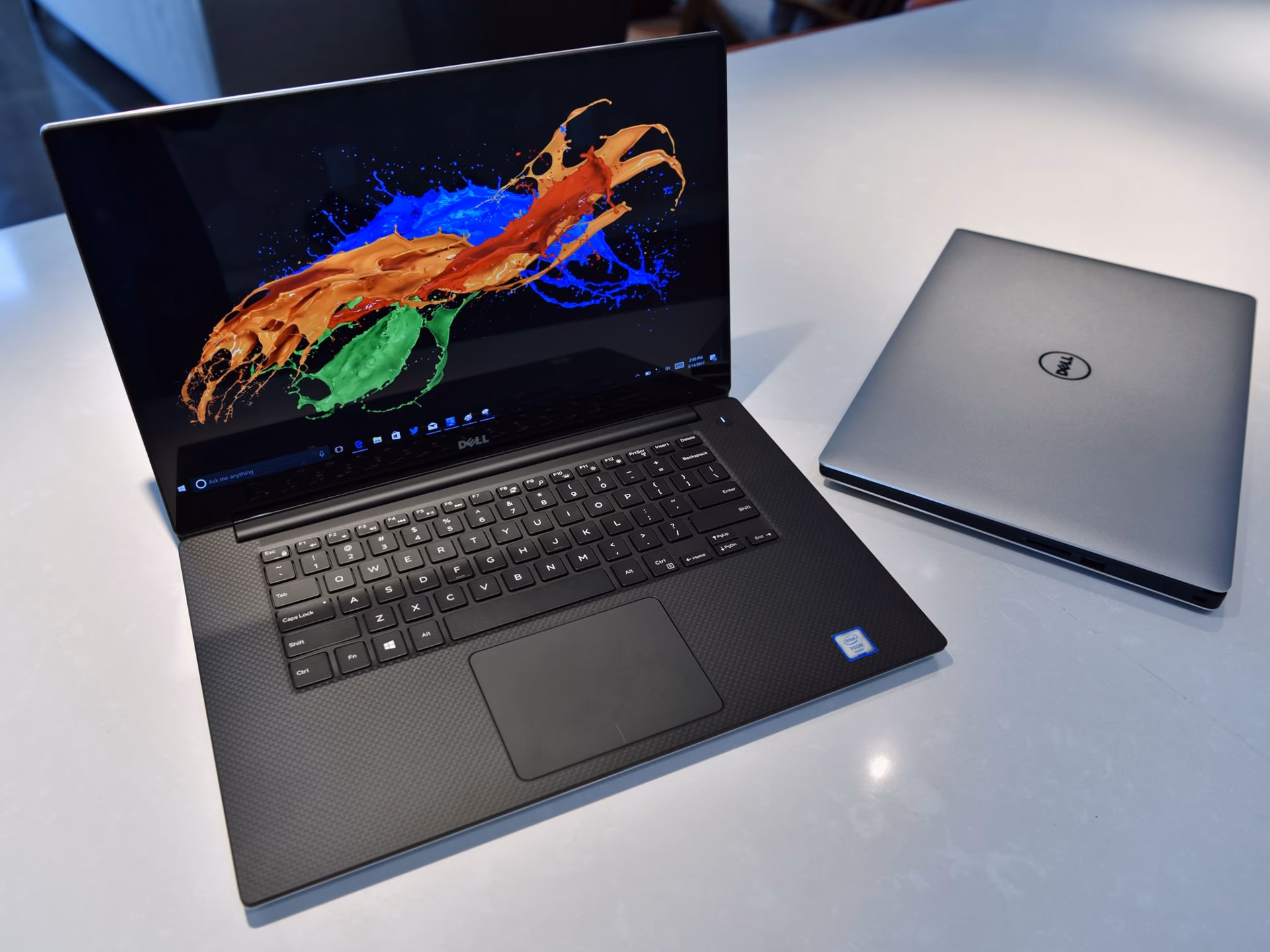 Does Dell Precision 5520 have a 4K display?