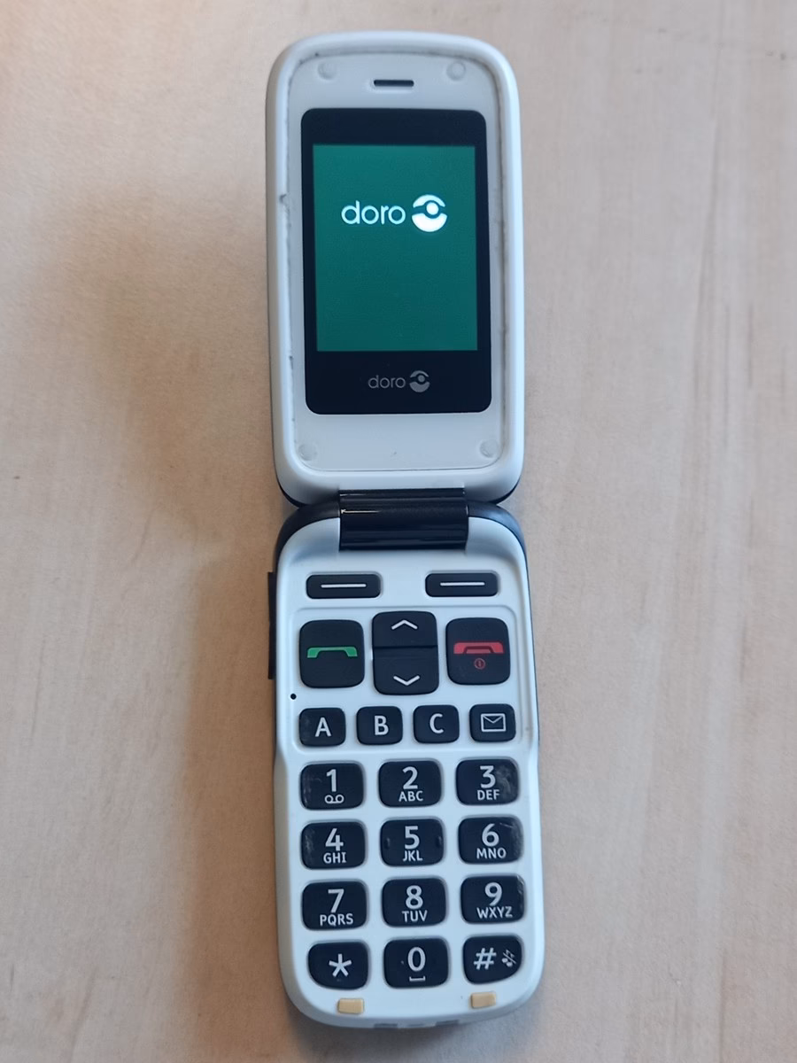 Is the Doro 6820 a good phone?