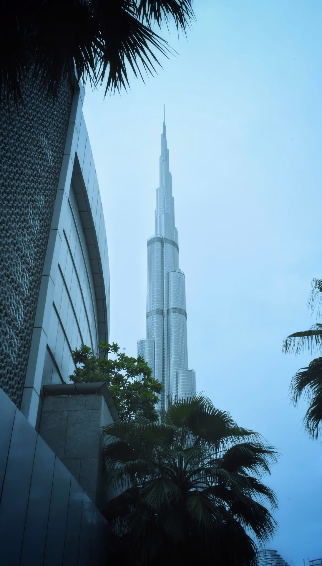 How many high resolution wallpapers are there in Dubai?