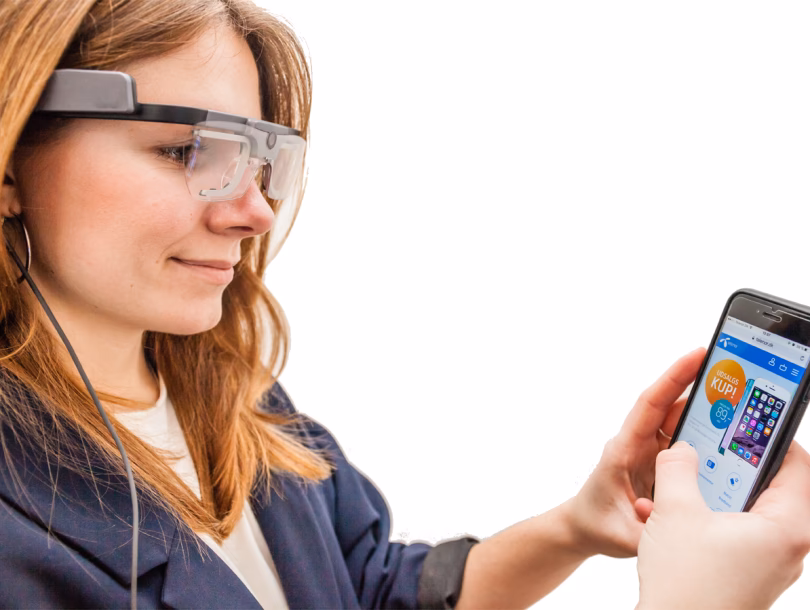 Can eye-tracking applications be achieved on mobile devices?