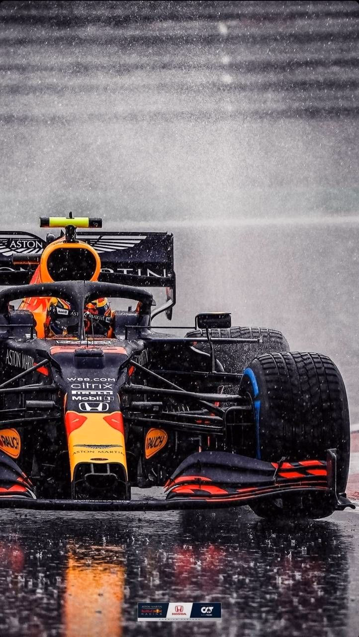 How many F1 phone wallpapers are there?