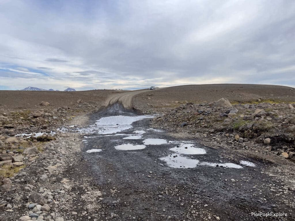 Does F35 cut all the way across Iceland?