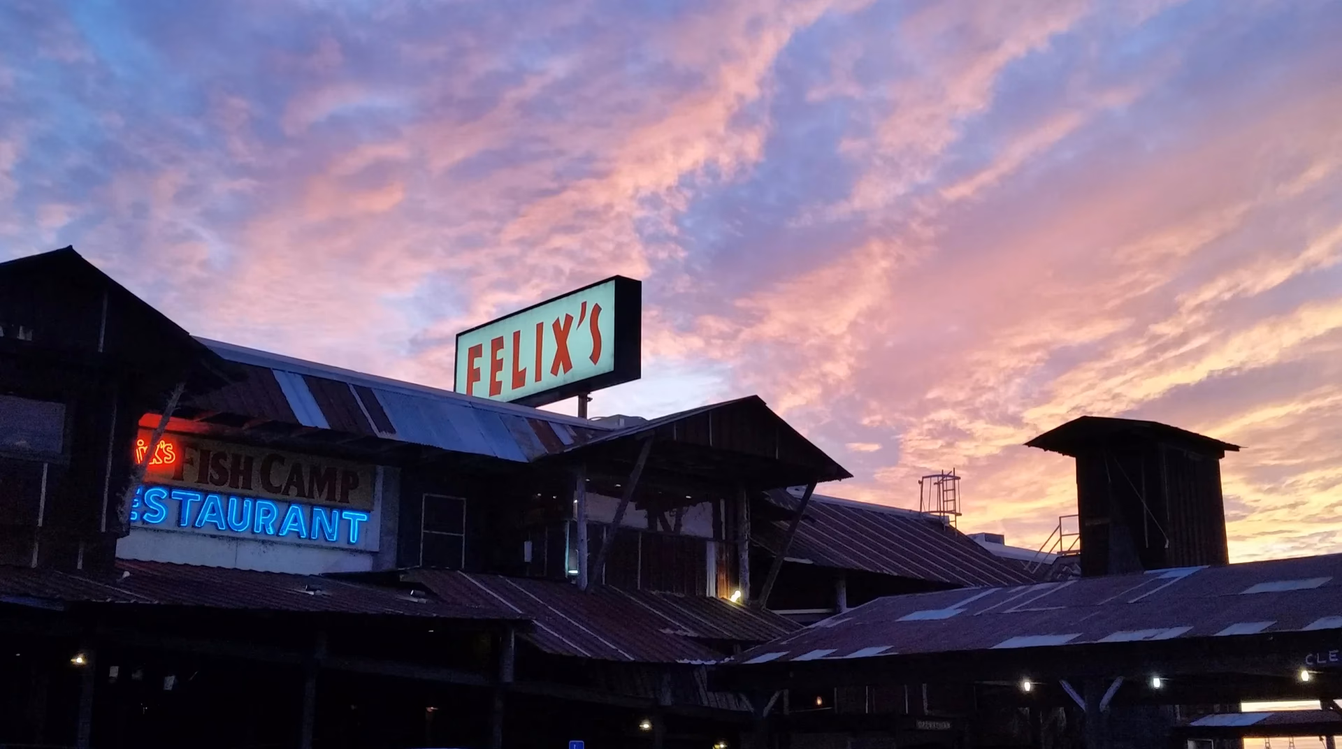 What to eat at Felix's?
