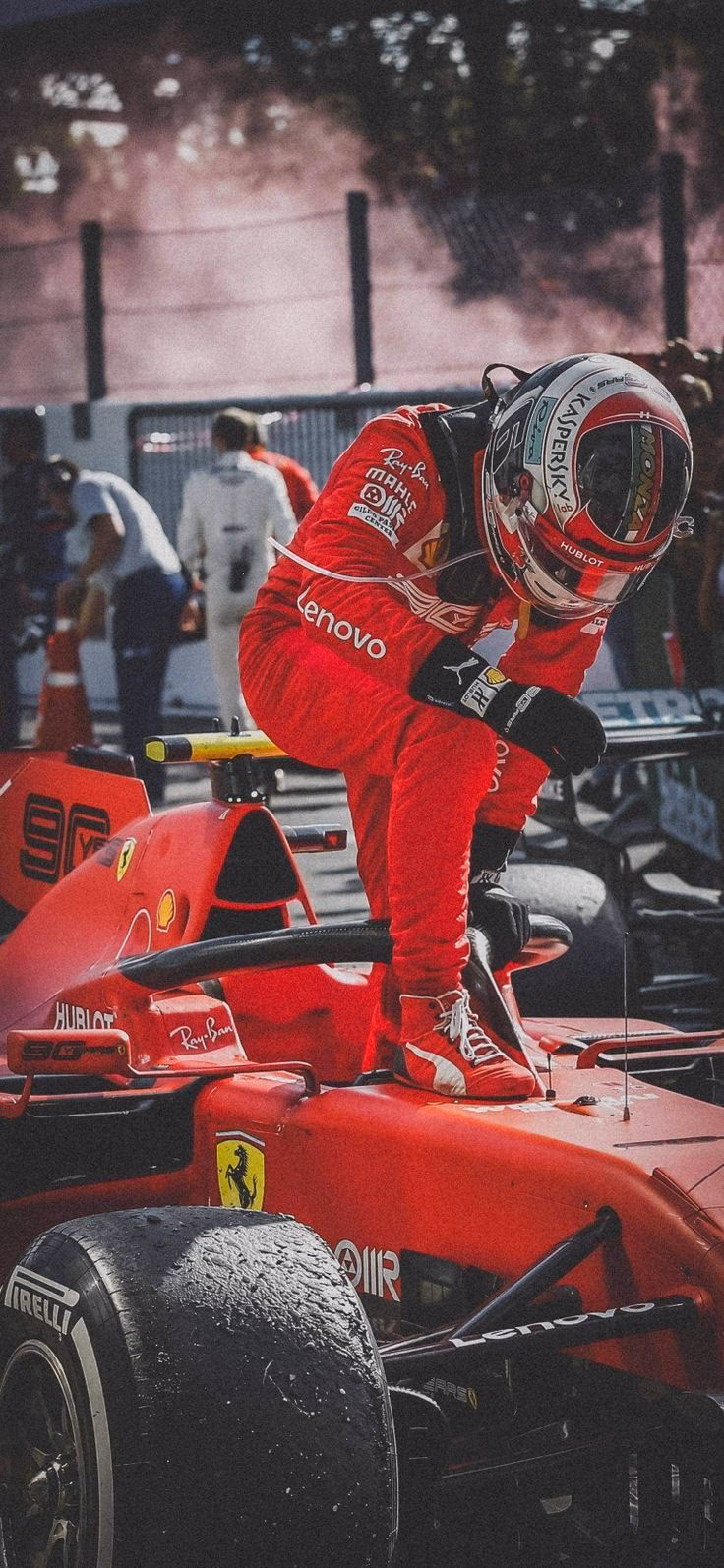 How many Ferrari F1 phone wallpapers are there?