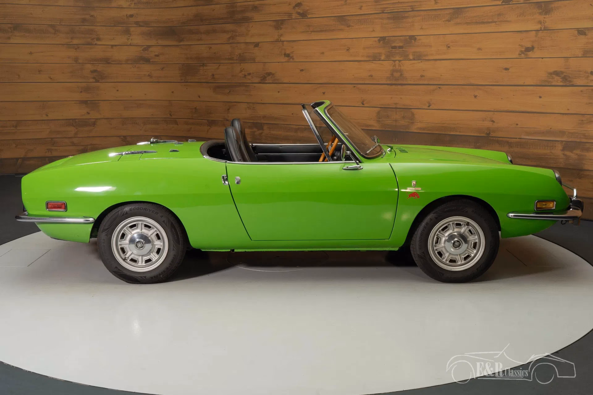 Wie alt ist der Fiat 850 Spider?