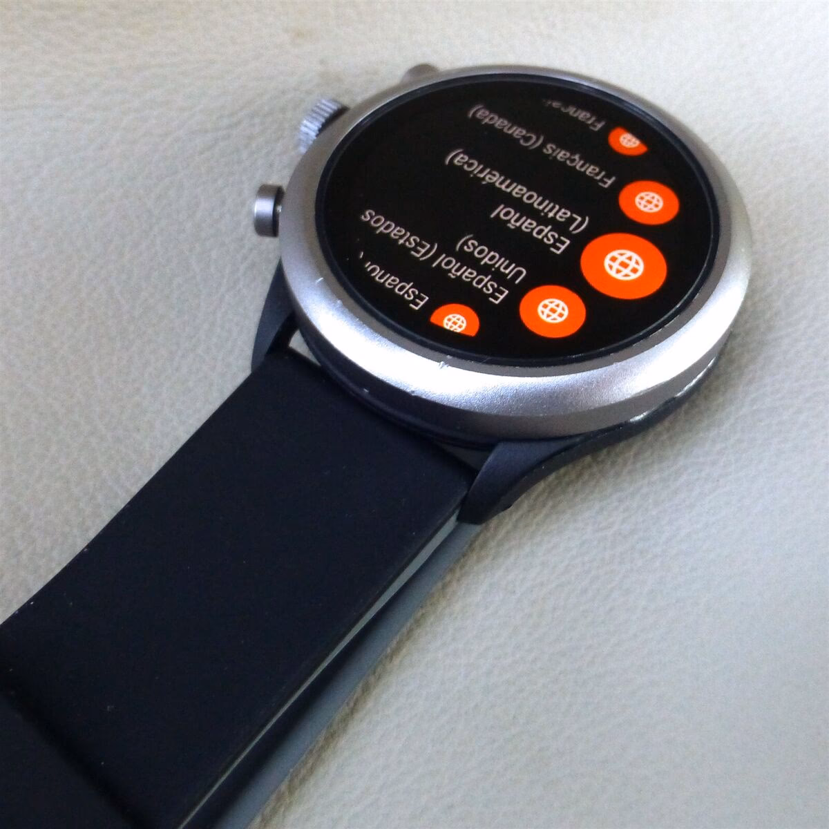 Do Fossil smartwatches work with Android devices?