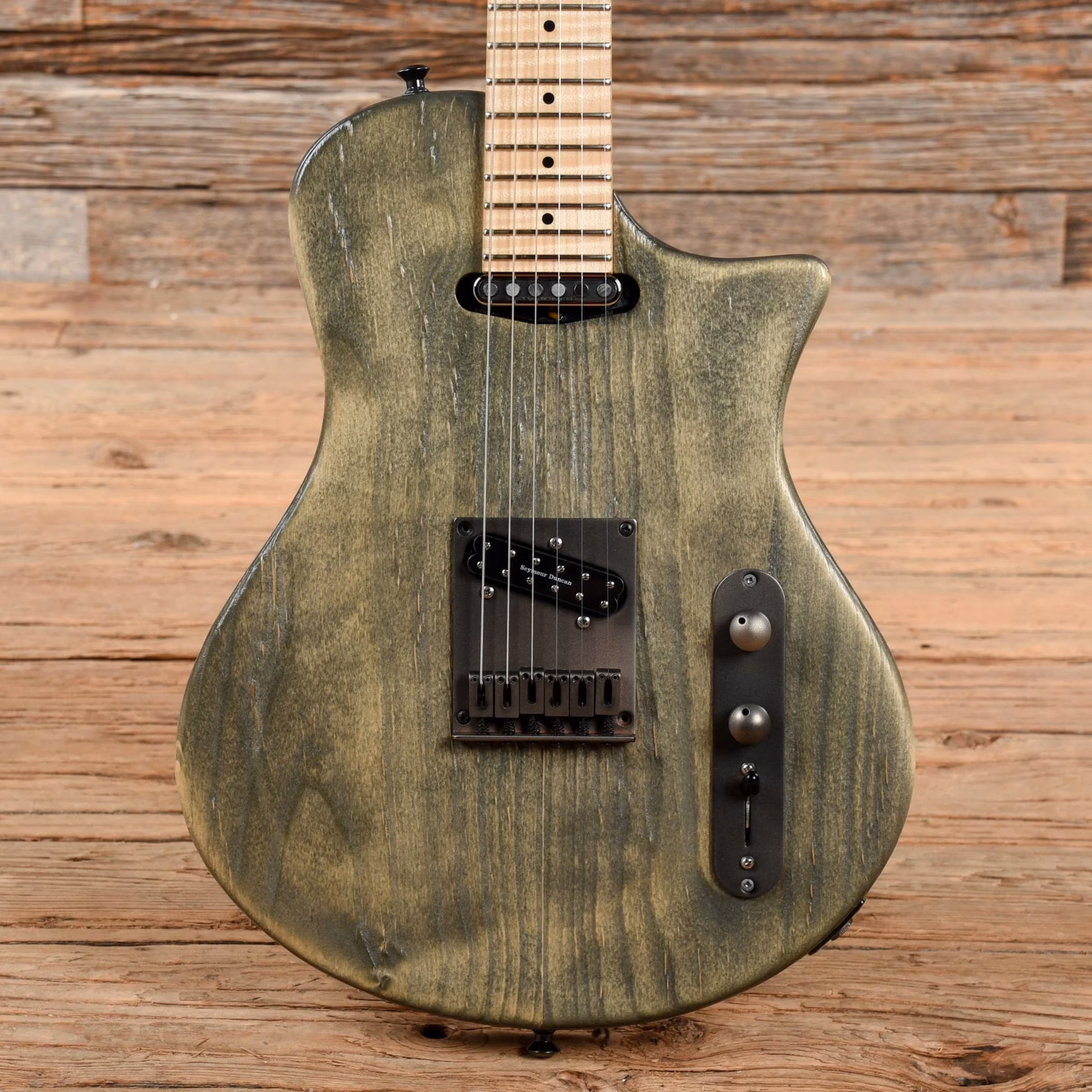 What guitars does Framus make?
