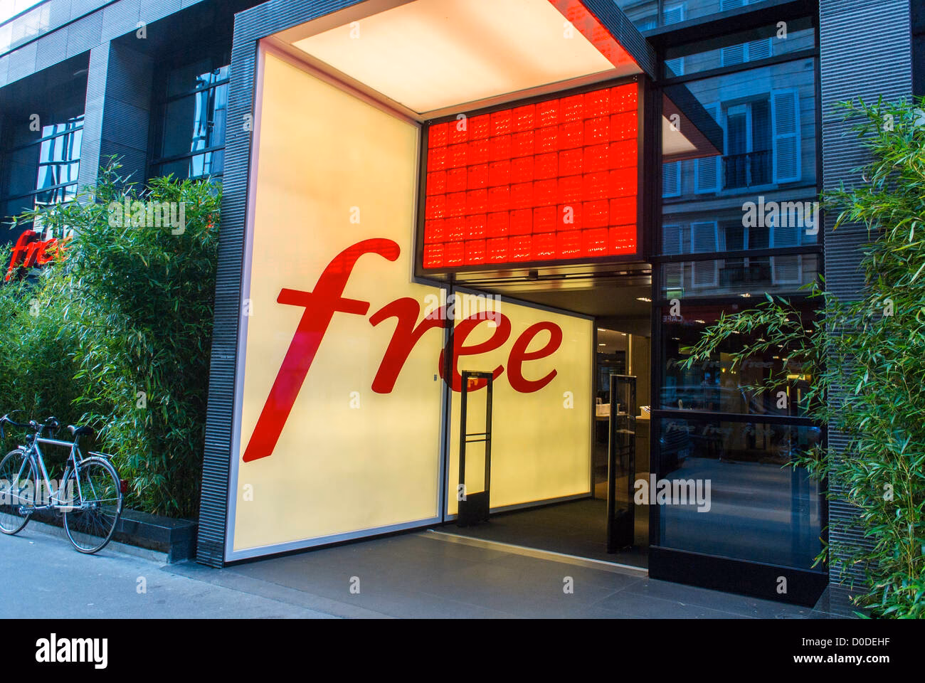 Is free mobile the best sim card in France?