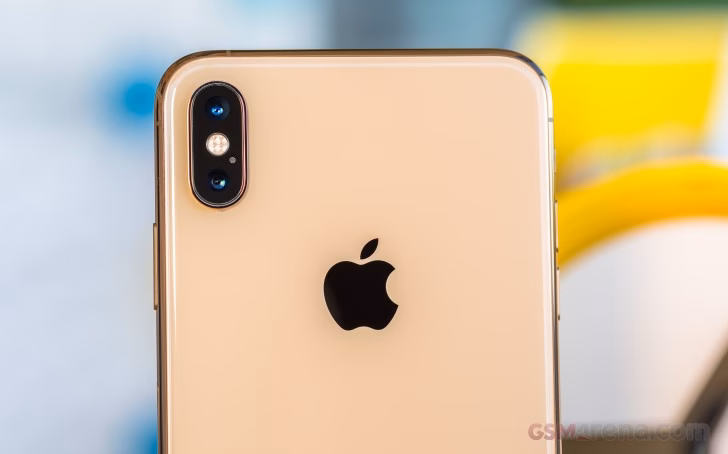 What battery does the iPhone XS Max use?