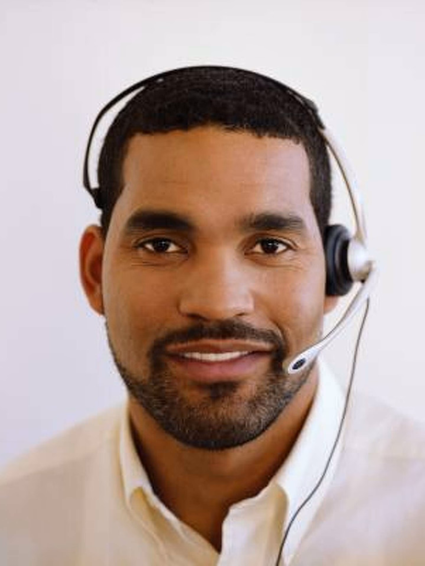 Do Headphones go silent in one ear?