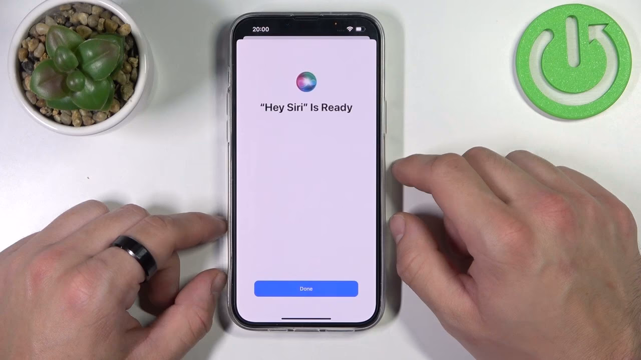 How to activate Siri hands-free if iPhone is locked?