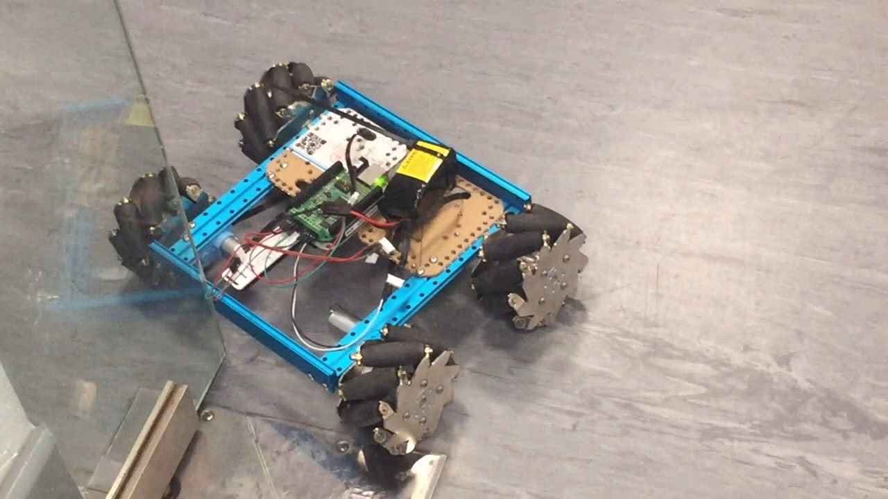 What makes a holonomic robot more maneuverable?