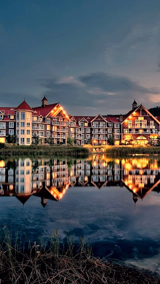 What is hotel wallpaper?