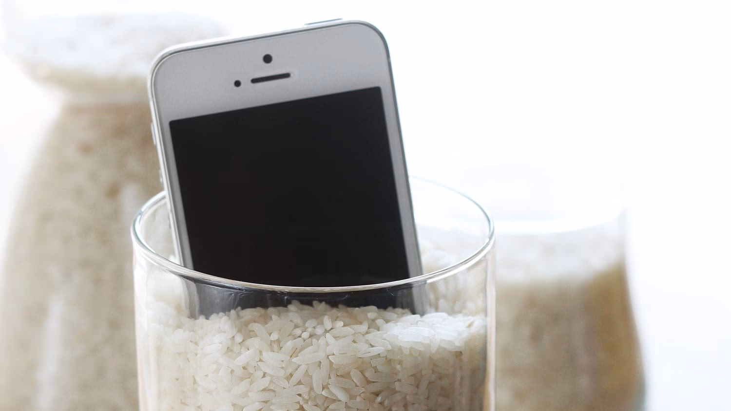 Can uncooked rice damage your iPhone?