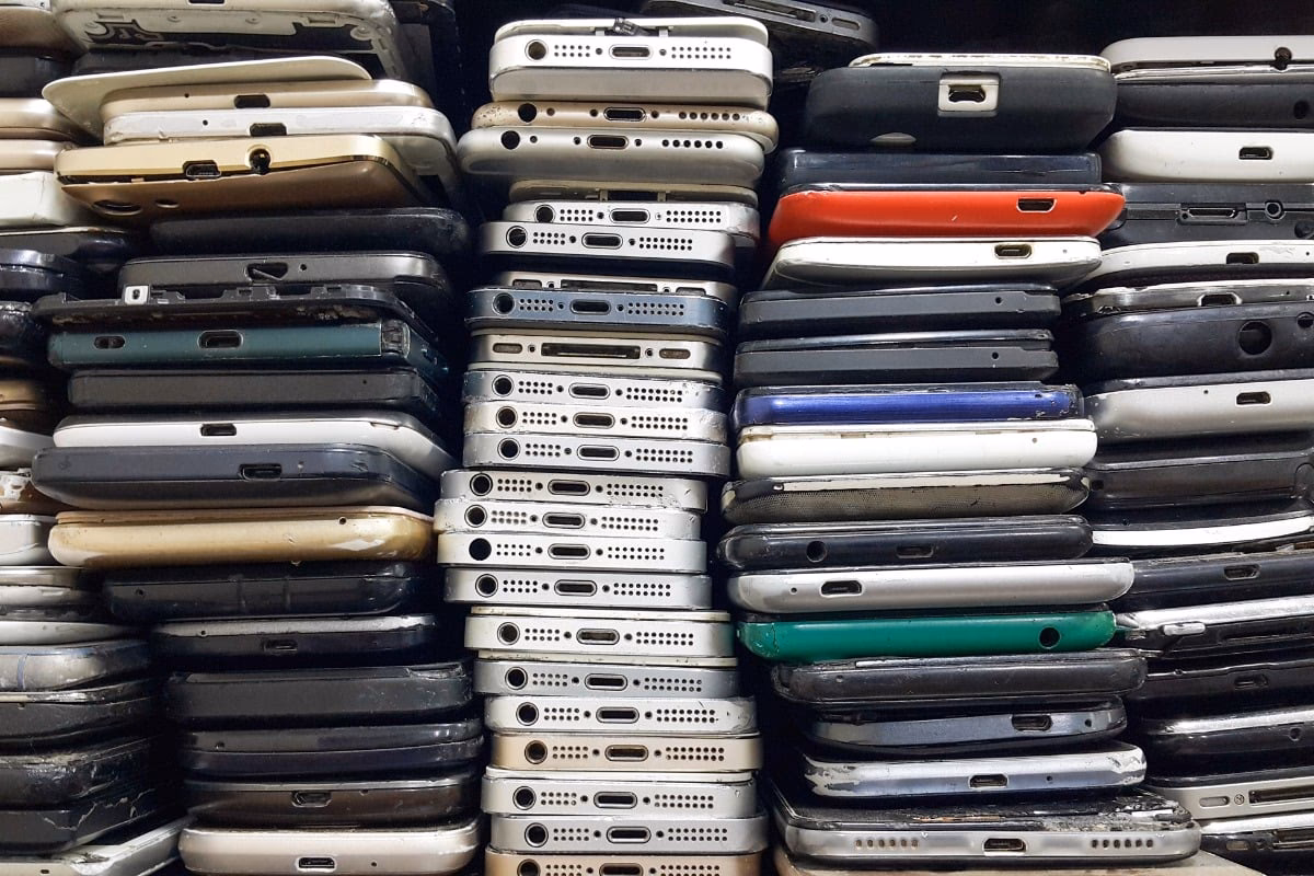Do Samsung phones depreciate fast?