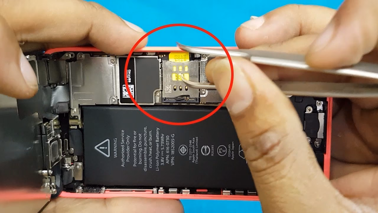 How to fix no SIM on iPhone?
