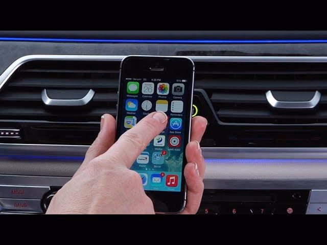 How do I connect MY BMW iDrive 7 to Apple CarPlay?