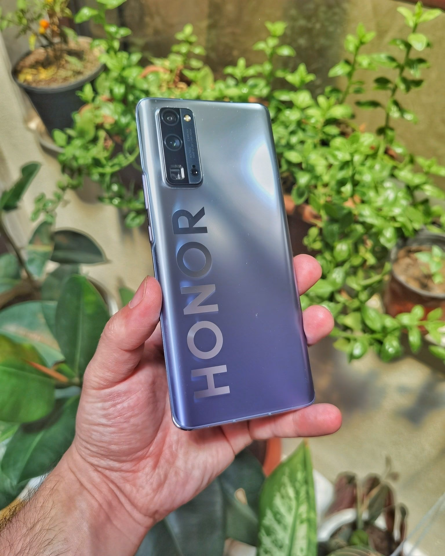 What kind of camera does the Honor Holly have?