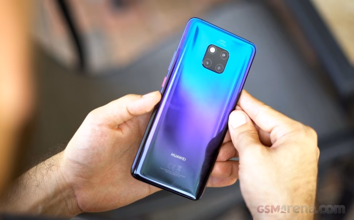 Does the Huawei Mate 20 Pro have a curved display?