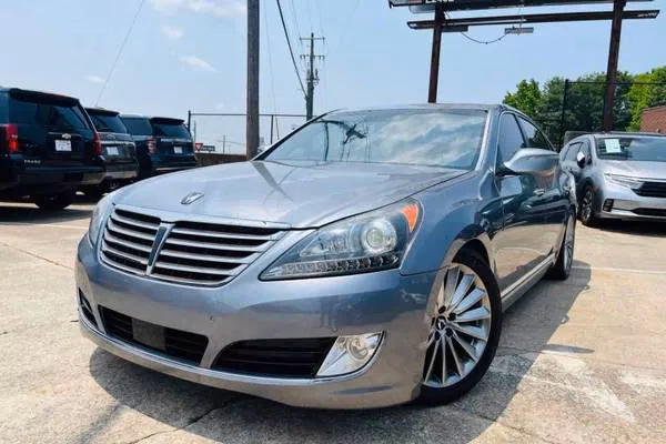 How much does a used Hyundai Equus cost?