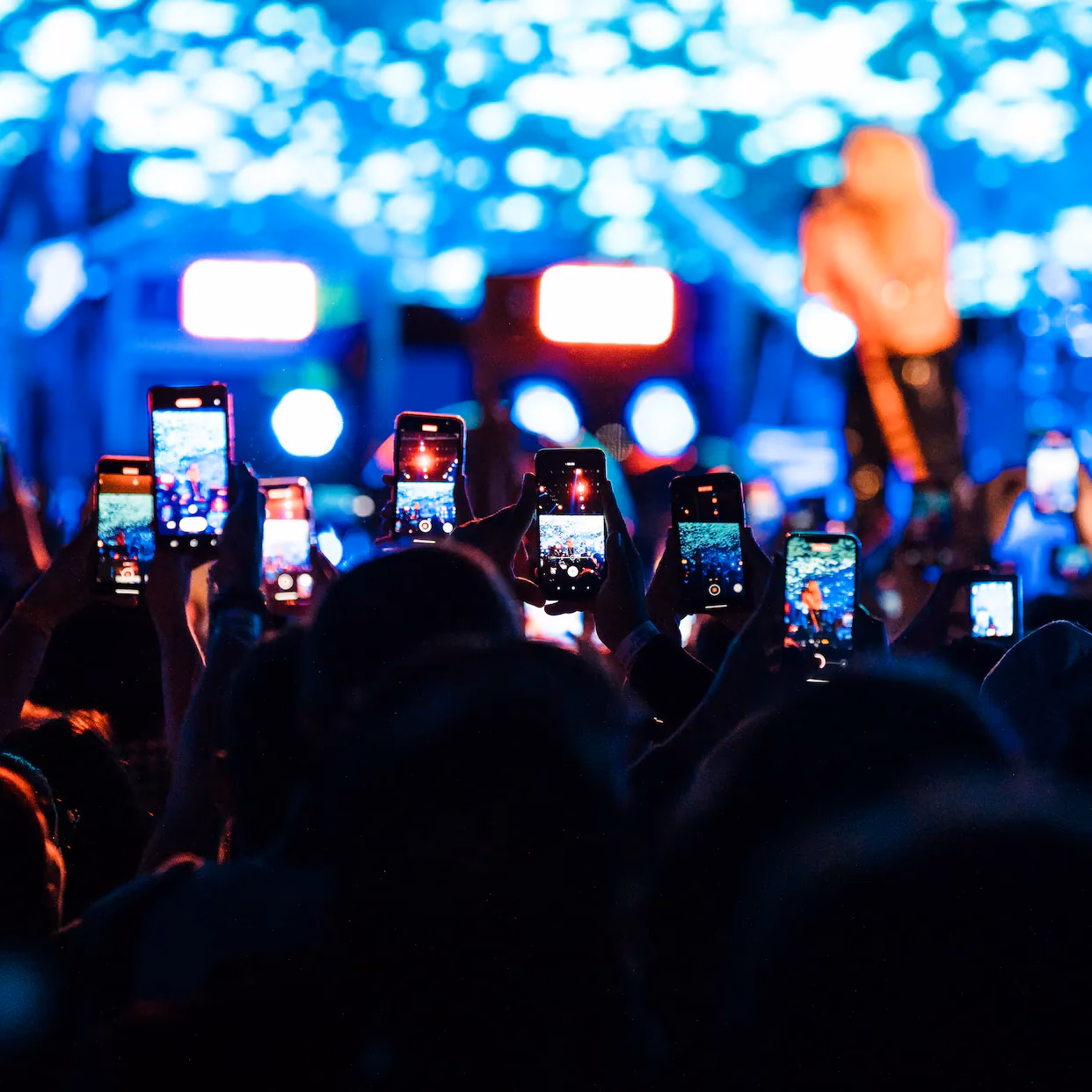 Do concerts use phones?