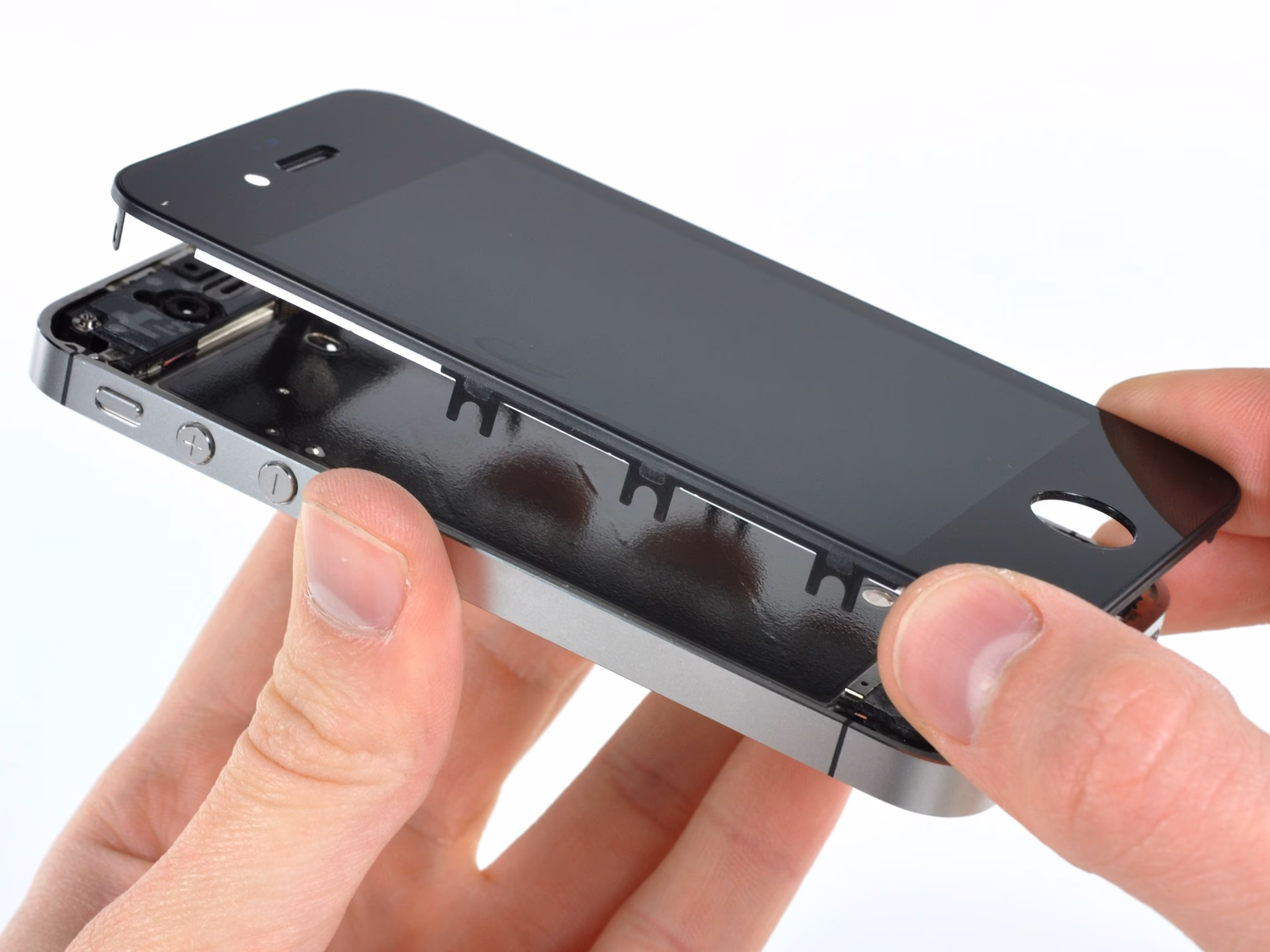 What if my iPhone 4S screen breaks?