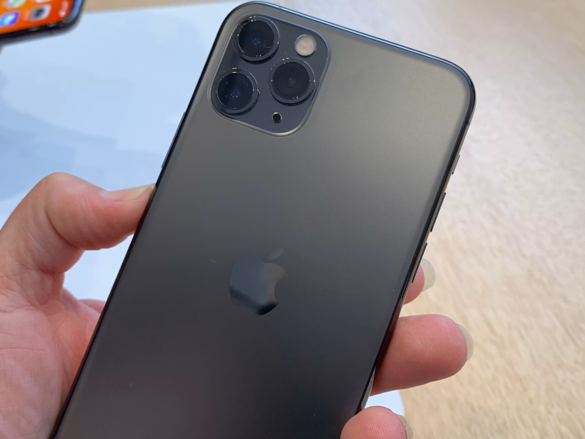 Are the iPhone 11 and 11 Pro still LTE?