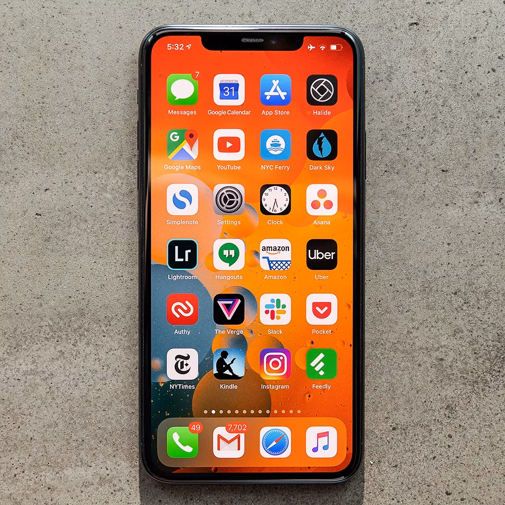 Does iPhone 11 support wireless charging?