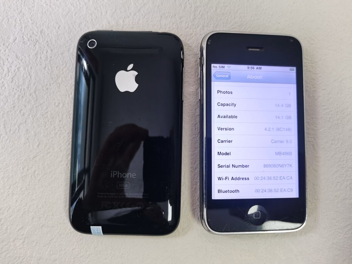 How much does the Apple iPhone 3GS cost?