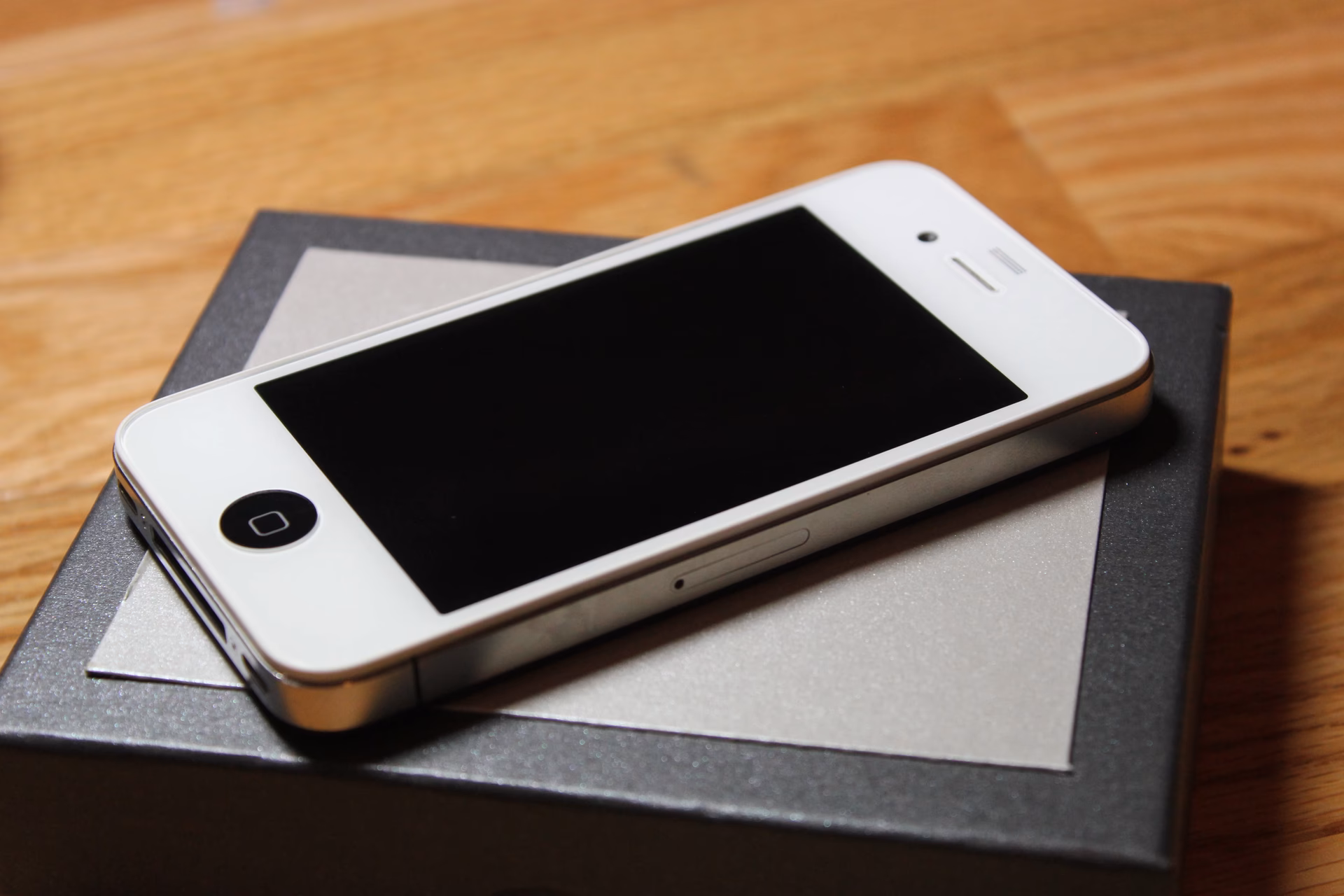 How do I fix a broken front panel on my iPhone 4?