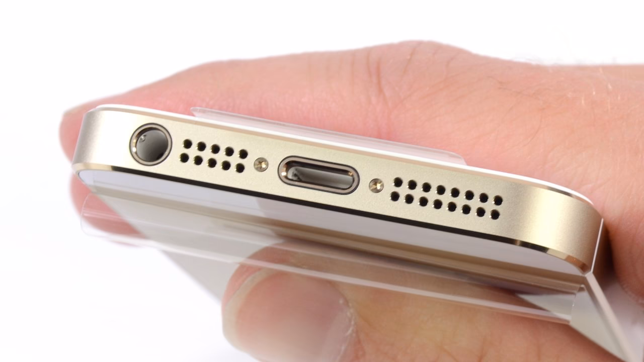 What is a 1/4′′ headphone jack?