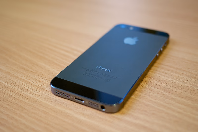What is the price of Apple iPhone 6 in Malaysia?