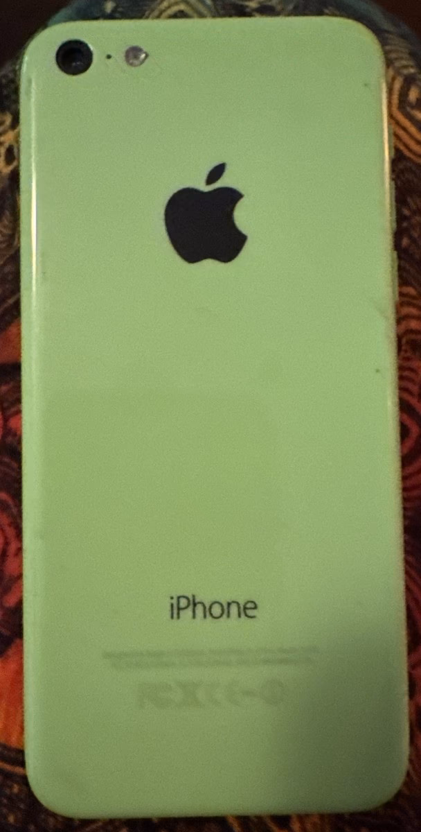 What color is Apple iPhone 5C a1532?