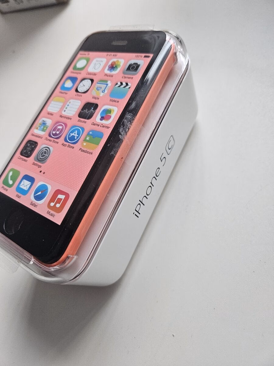 What features does iPhone 5C have?