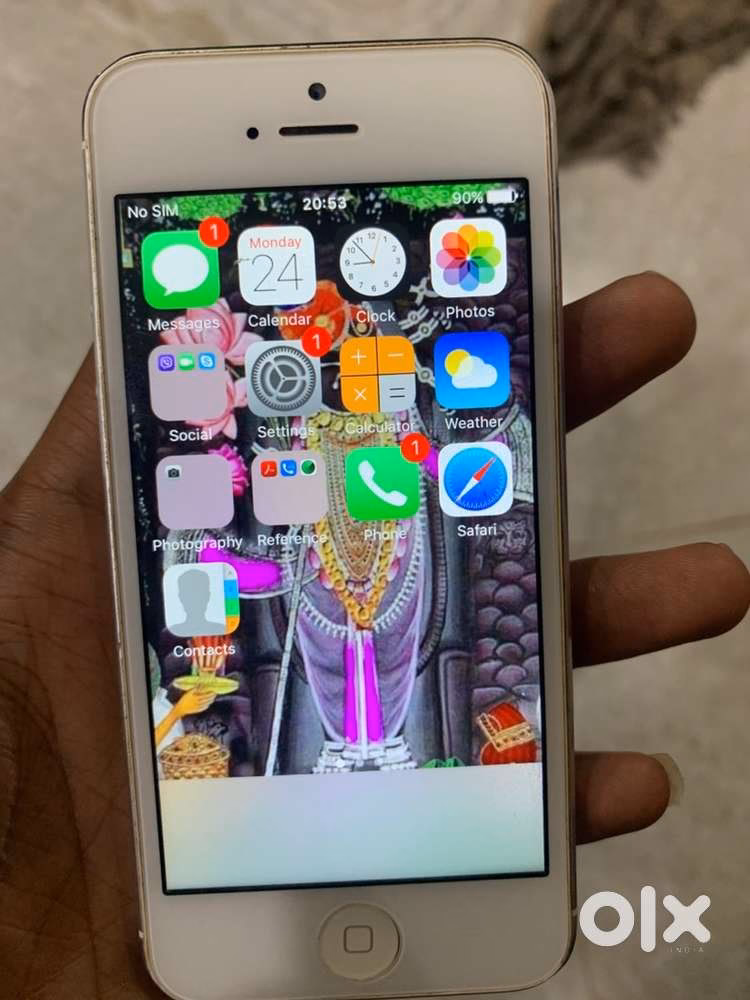 How much does the iPhone 5S cost in India?