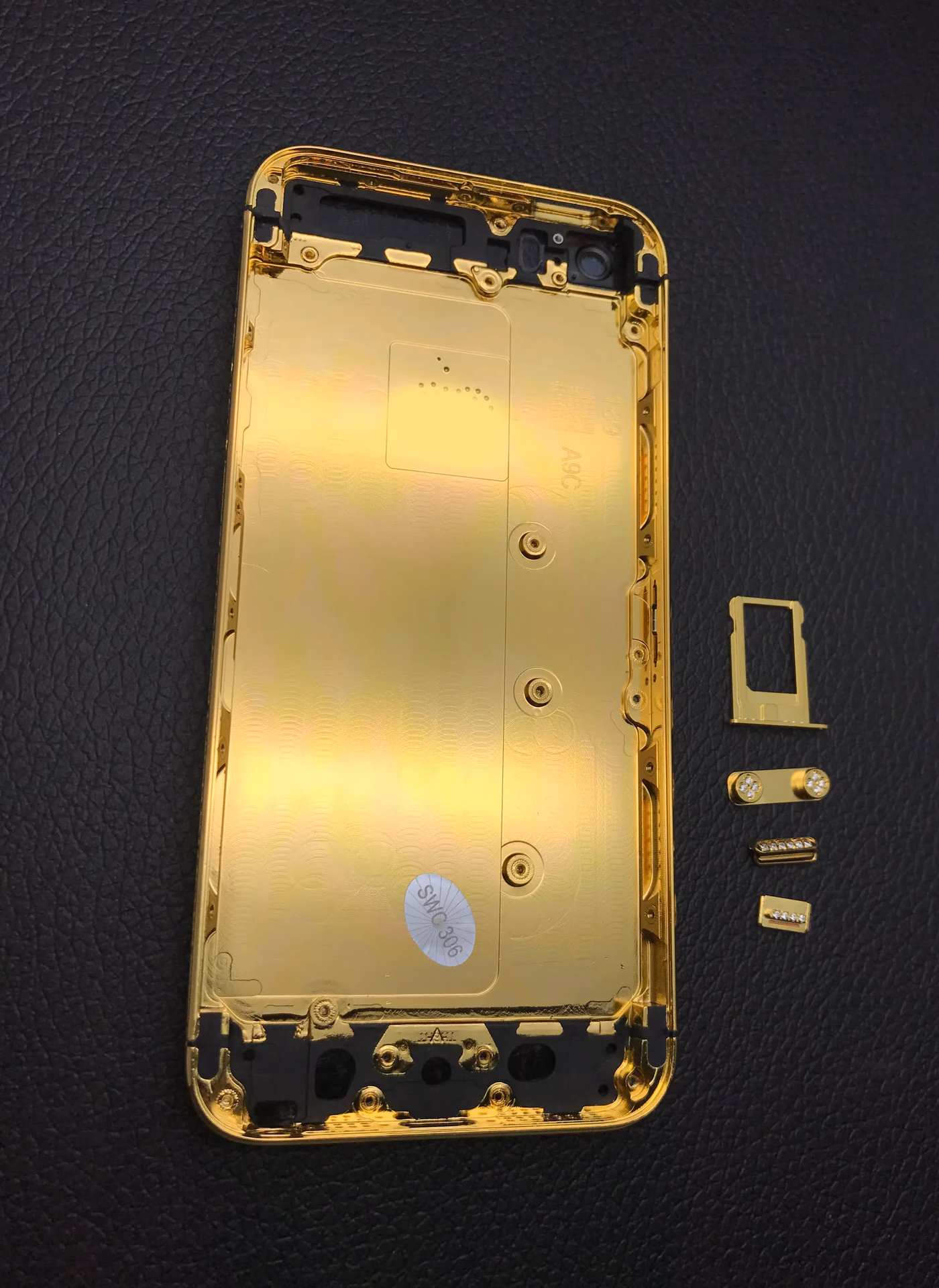 What is iPhone 5s made of?