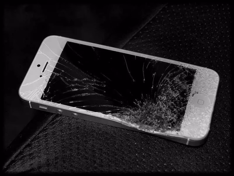 Is a cracked iPhone screen a bad thing?